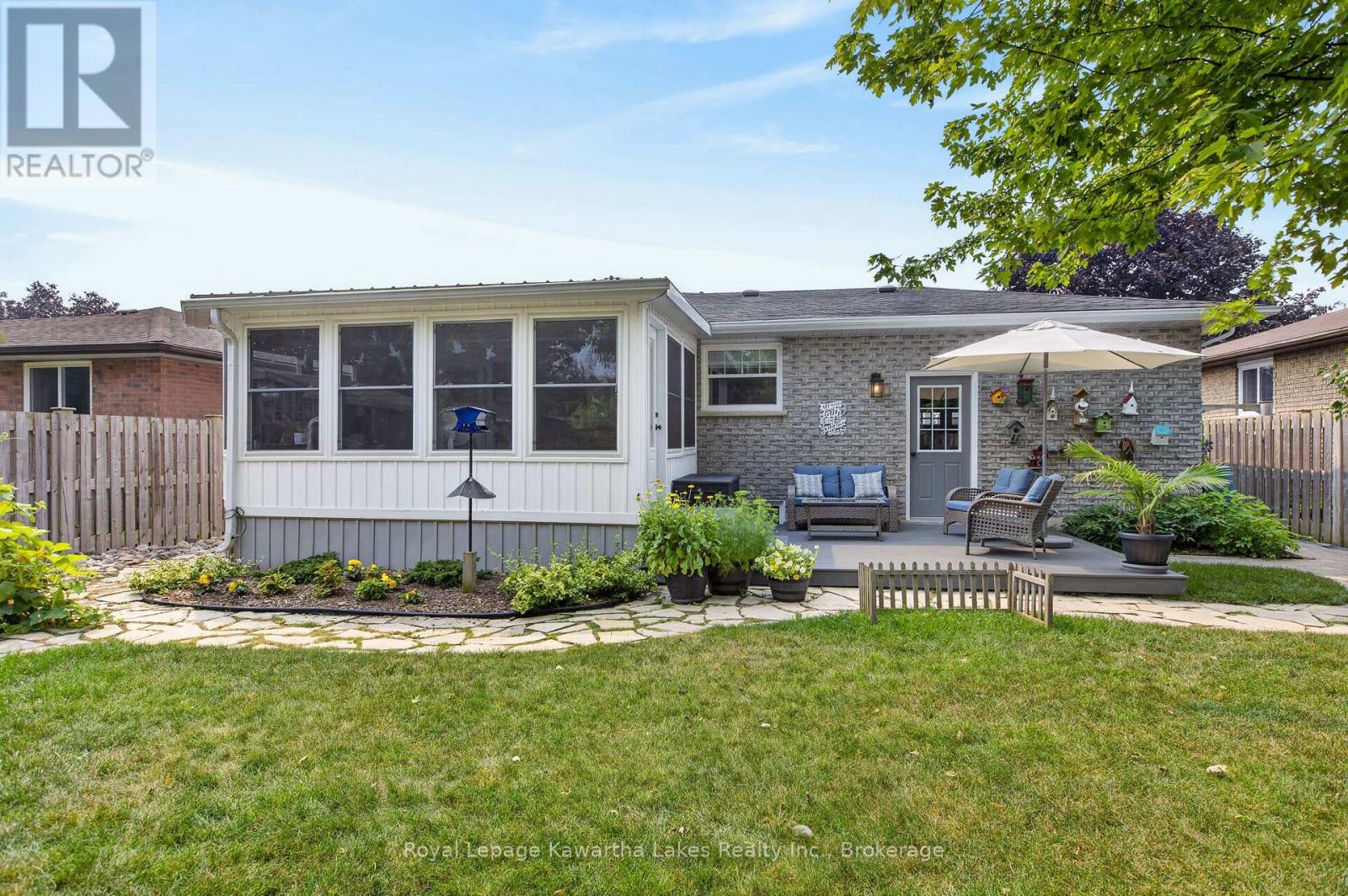 18 MADILL CRESCENT - 45