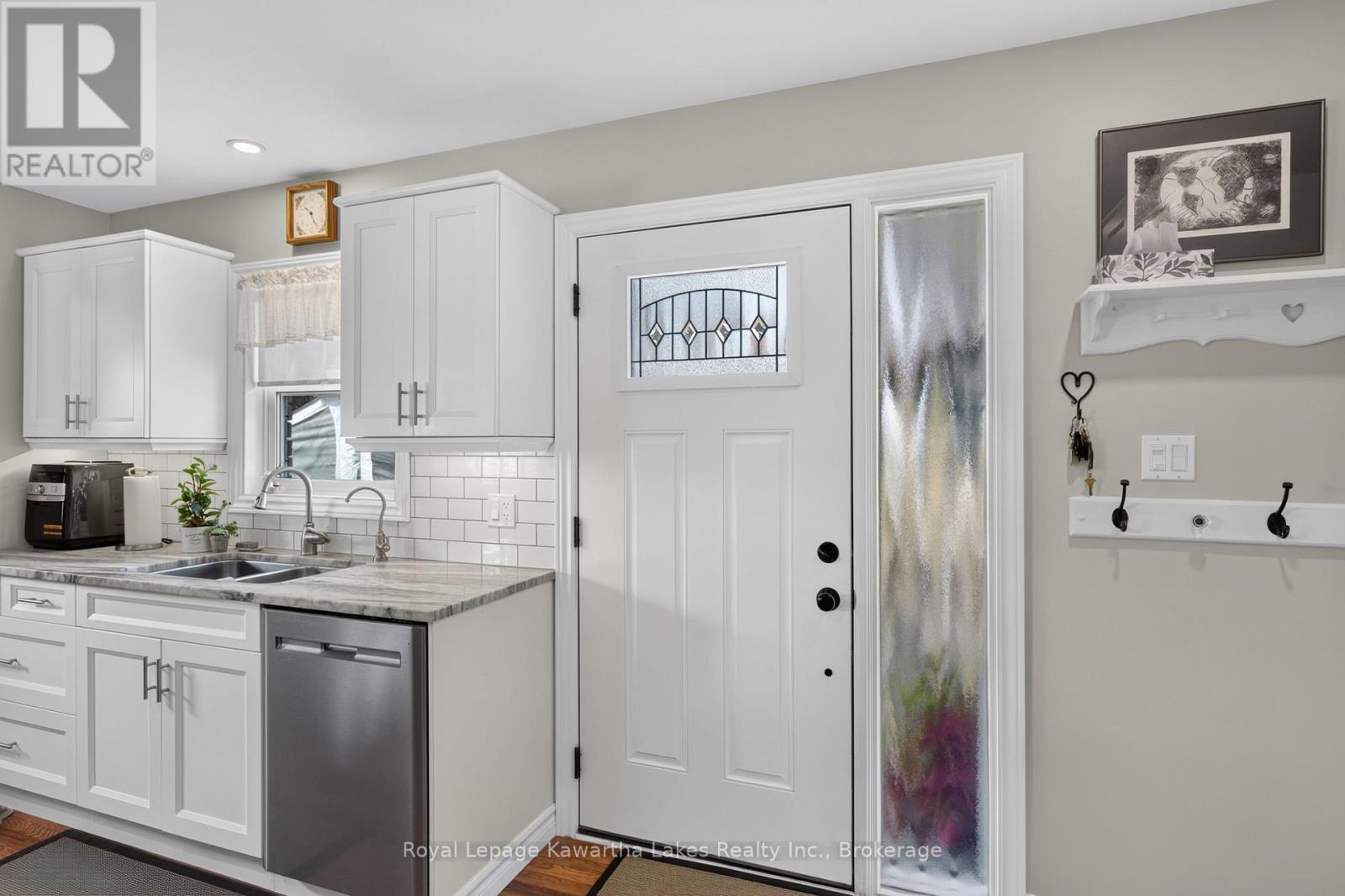 18 MADILL CRESCENT - 5