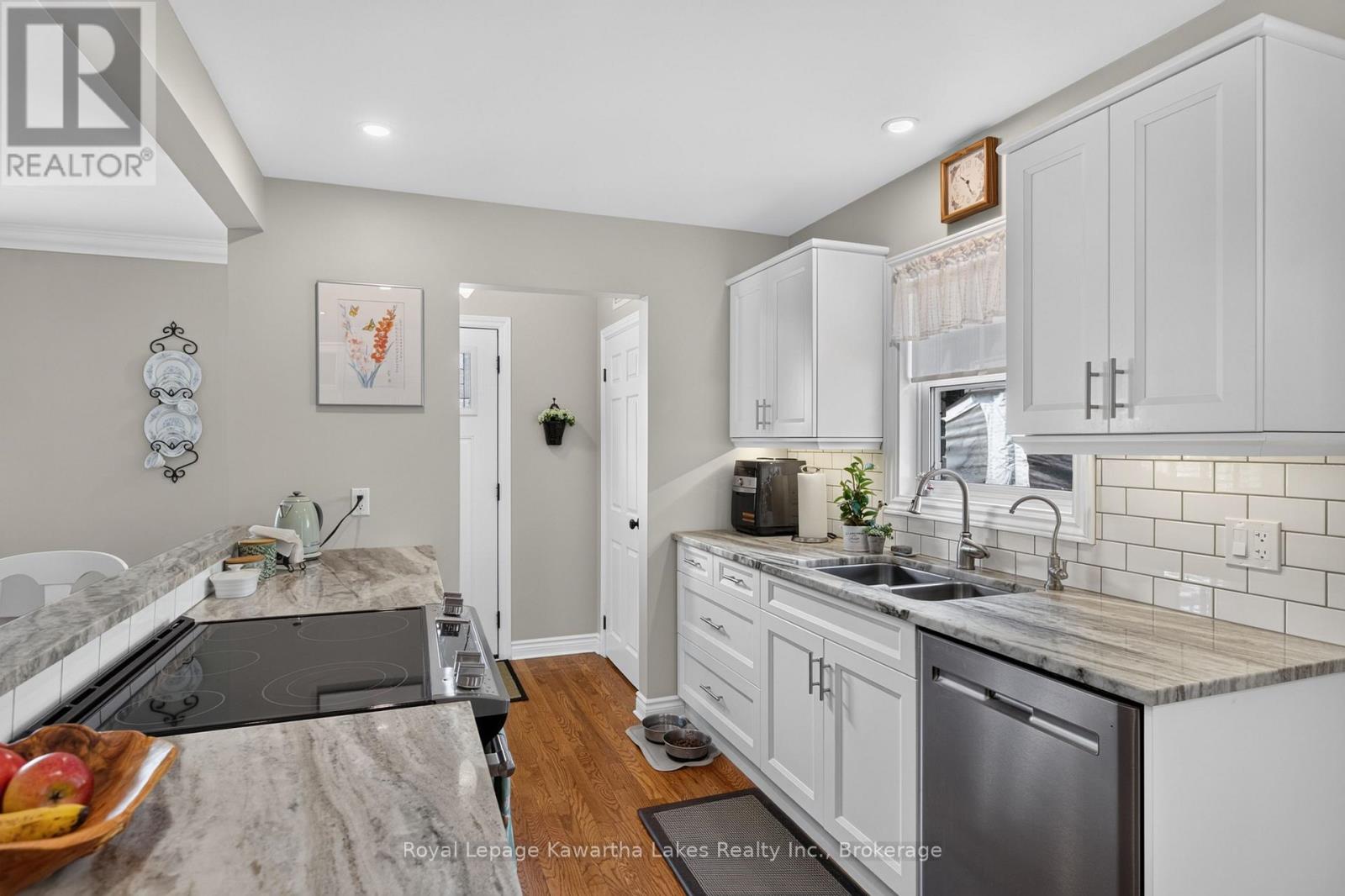 18 MADILL CRESCENT - 6