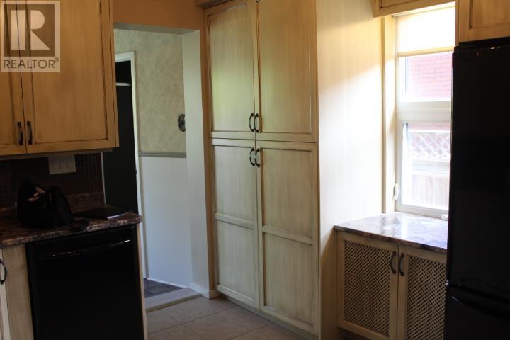 310 Algoma ST N - 17