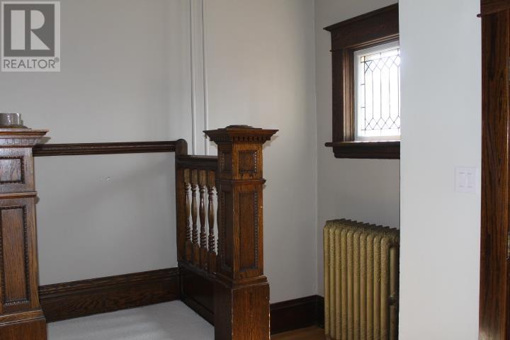 310 Algoma ST N - 22