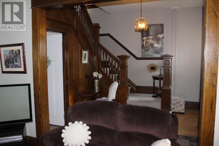 310 Algoma ST N - 13