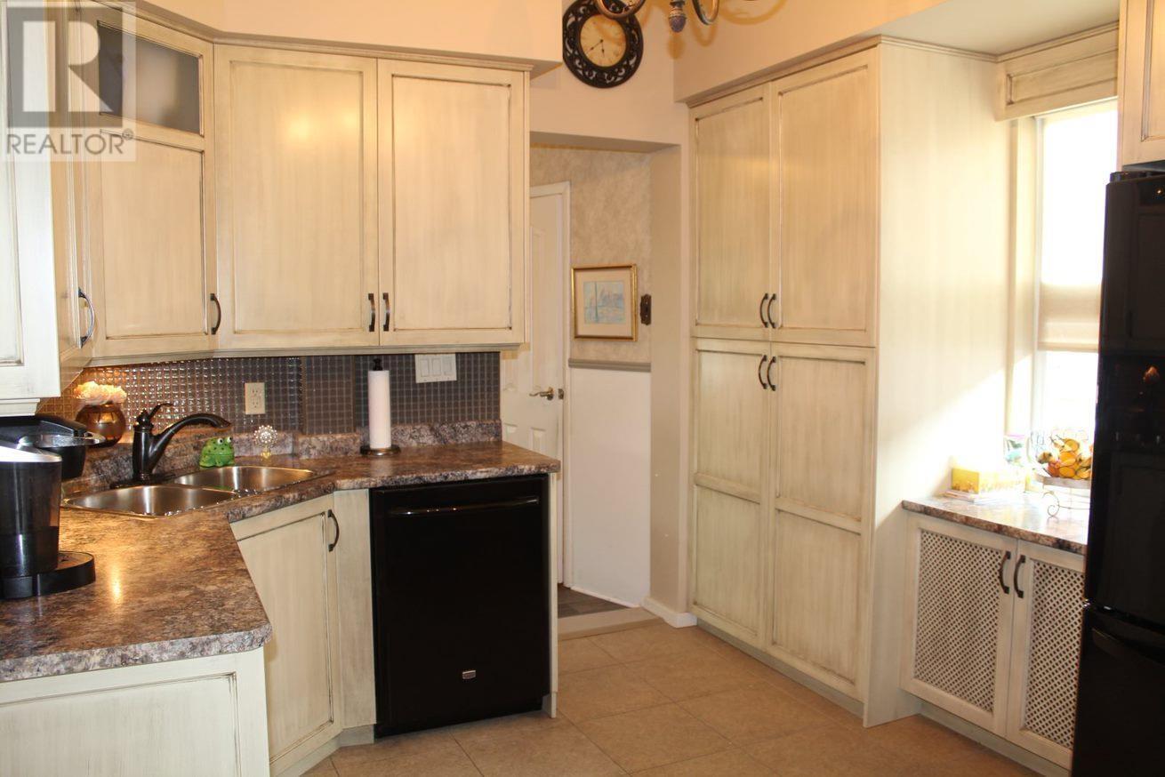 310 Algoma ST N - 21