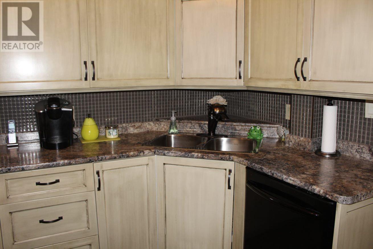 310 Algoma ST N - 20