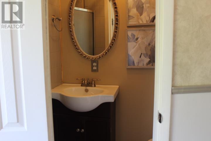 310 Algoma ST N - 25