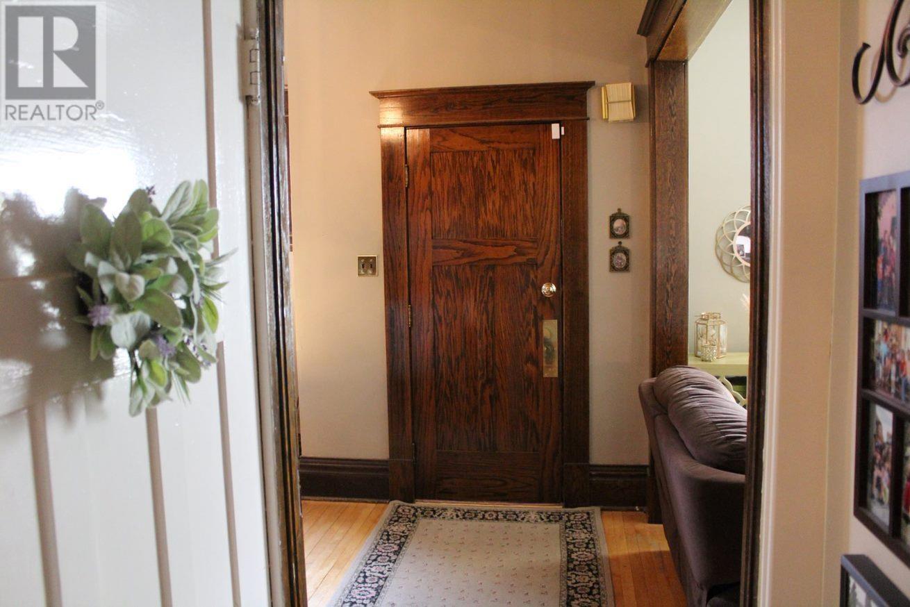 310 Algoma ST N - 8