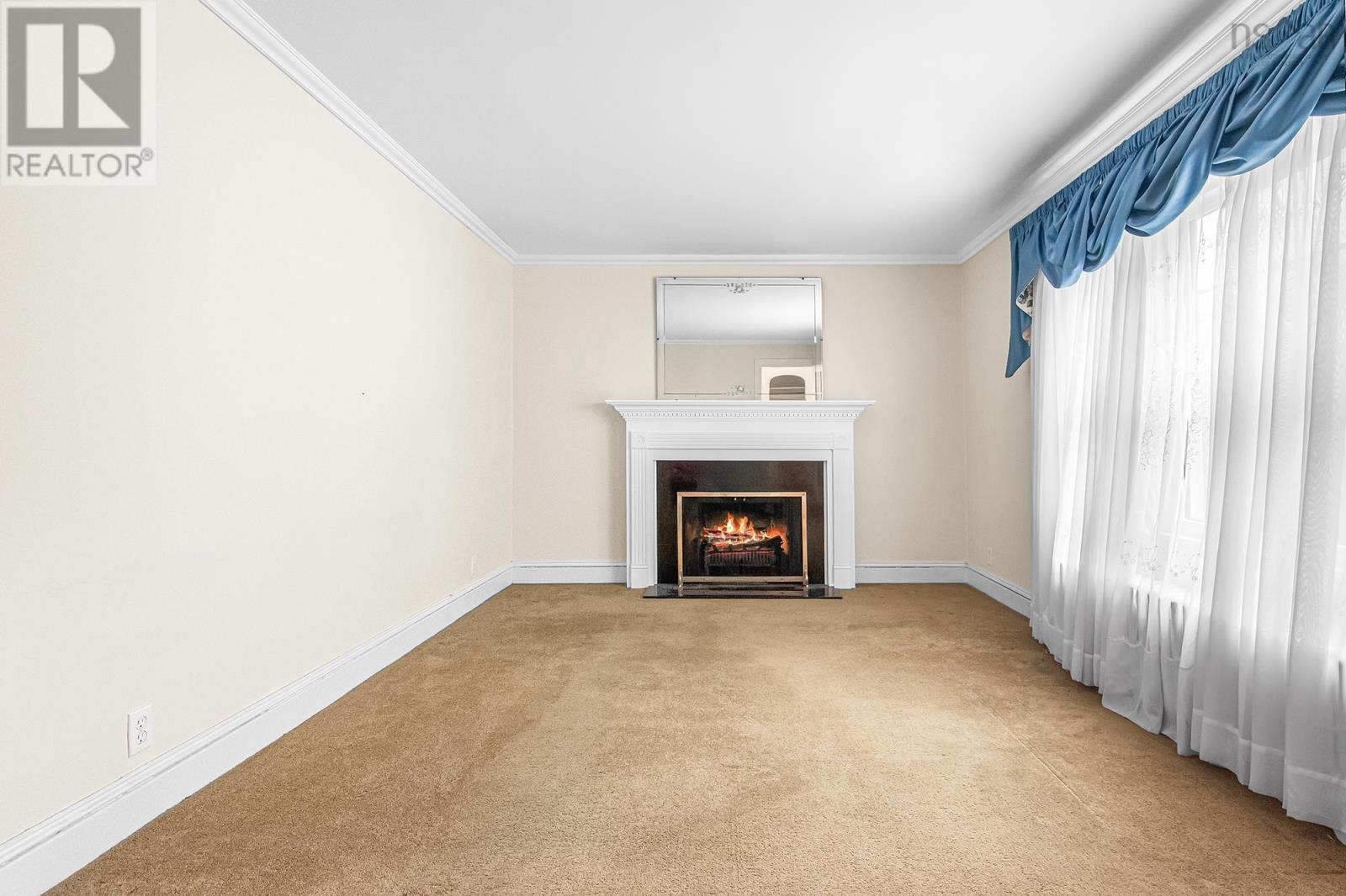 2575 Connaught Avenue - 10