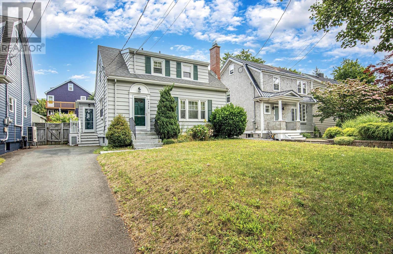 2575 Connaught Avenue - 3
