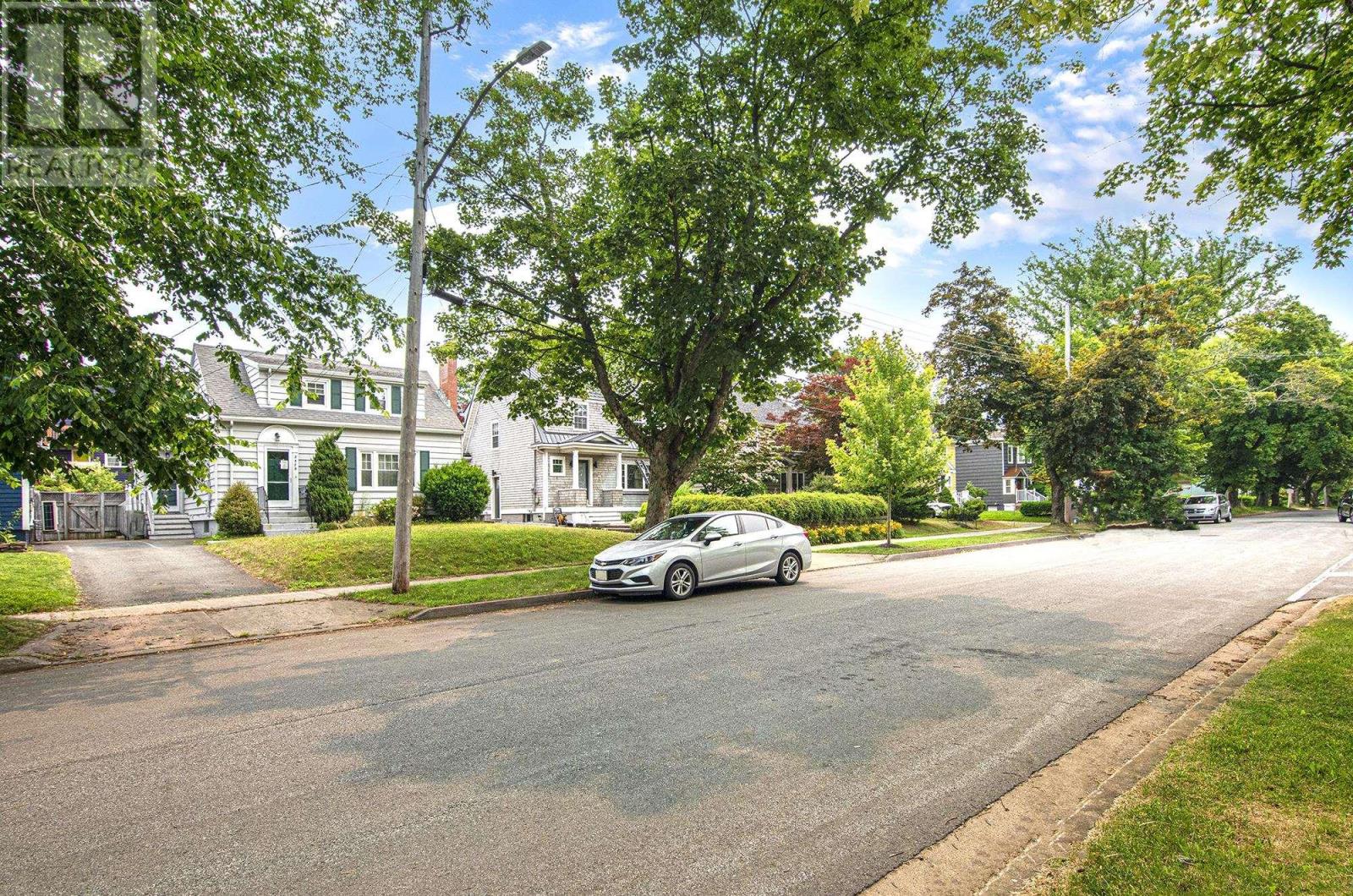 2575 Connaught Avenue - 5