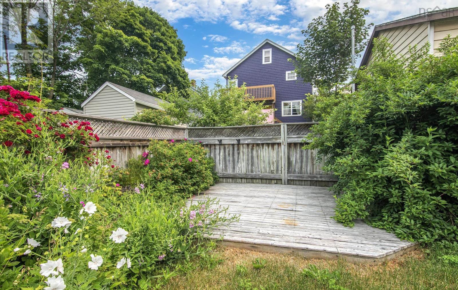 2575 Connaught Avenue - 7