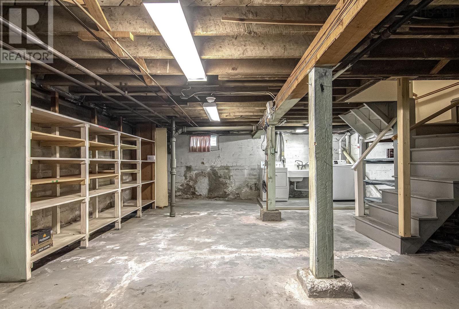 2575 Connaught Avenue - 36