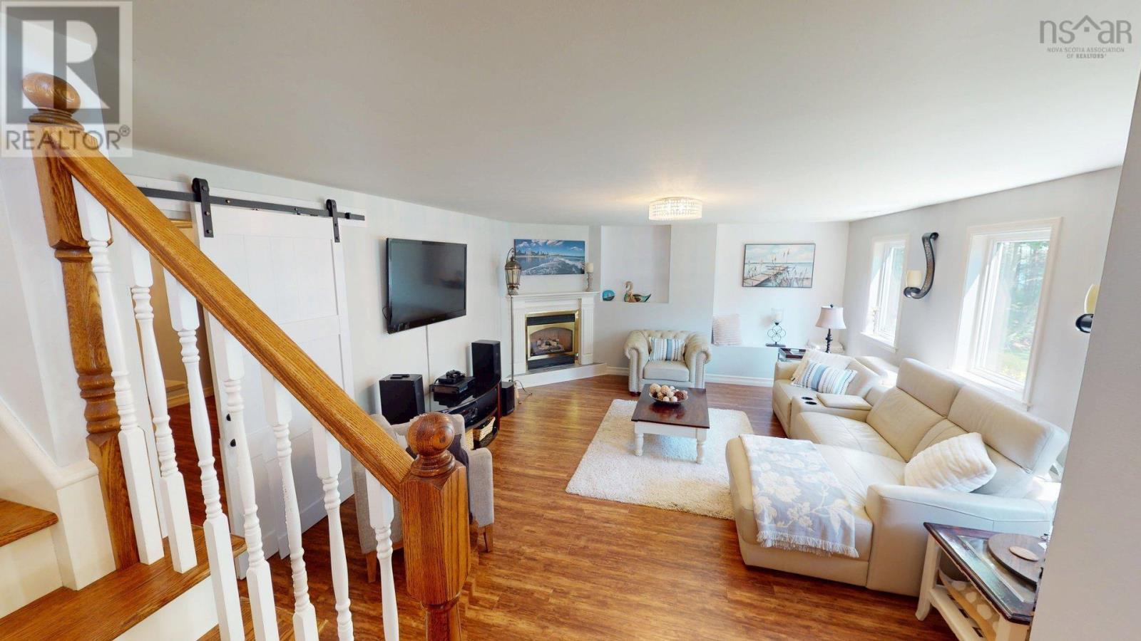 152 Capri Drive - 27