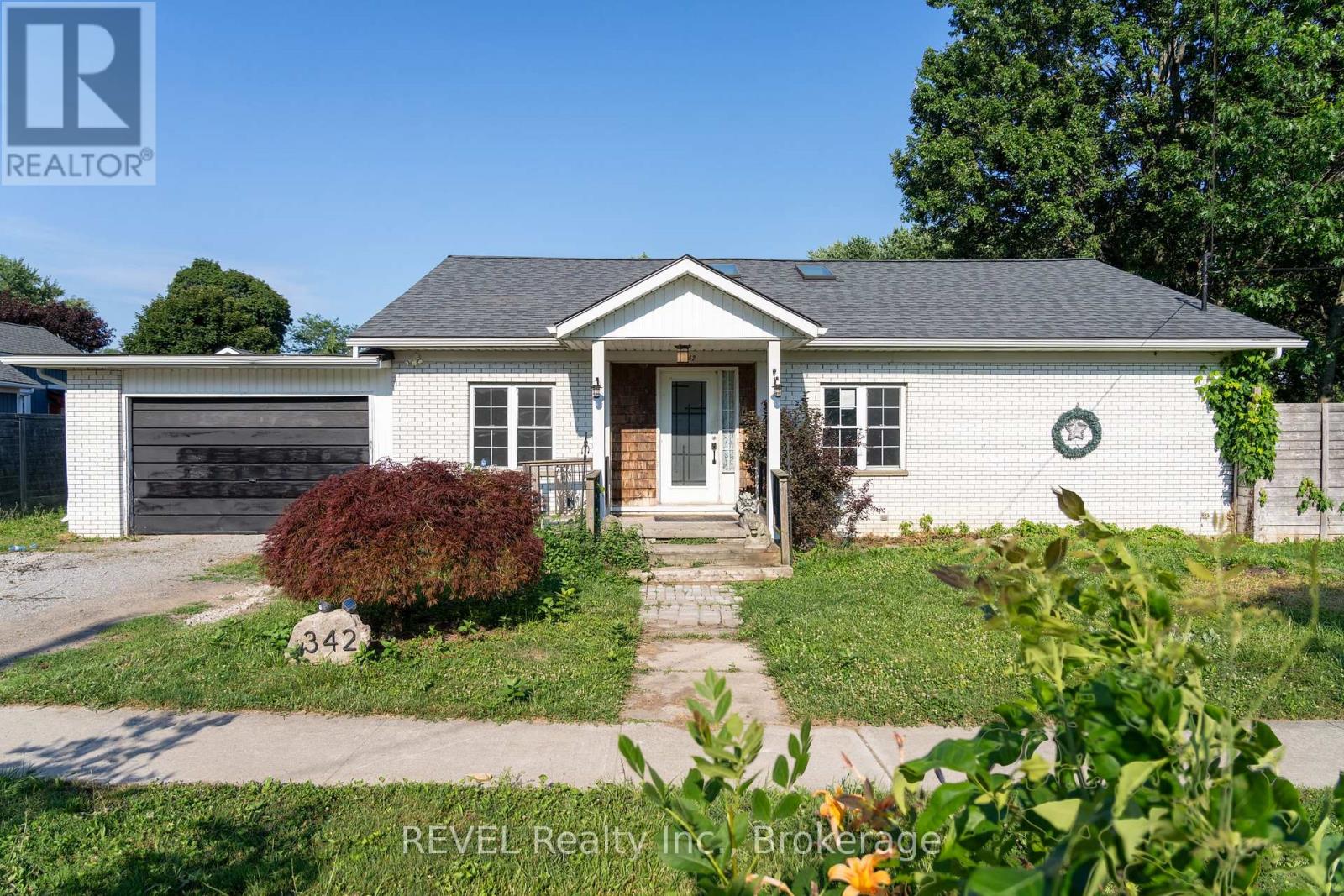 342 HELEN STREET - 10