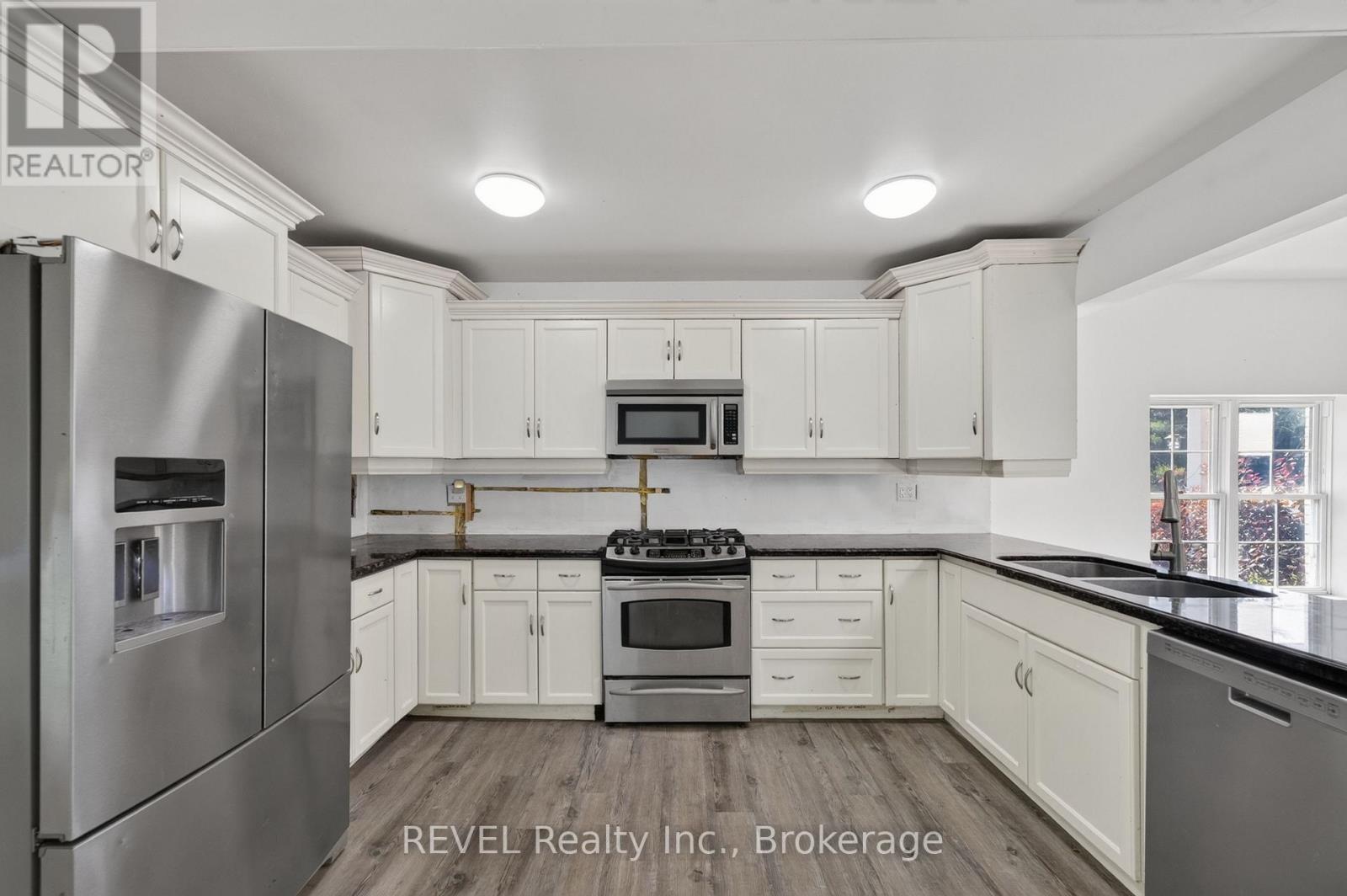342 HELEN STREET - 15