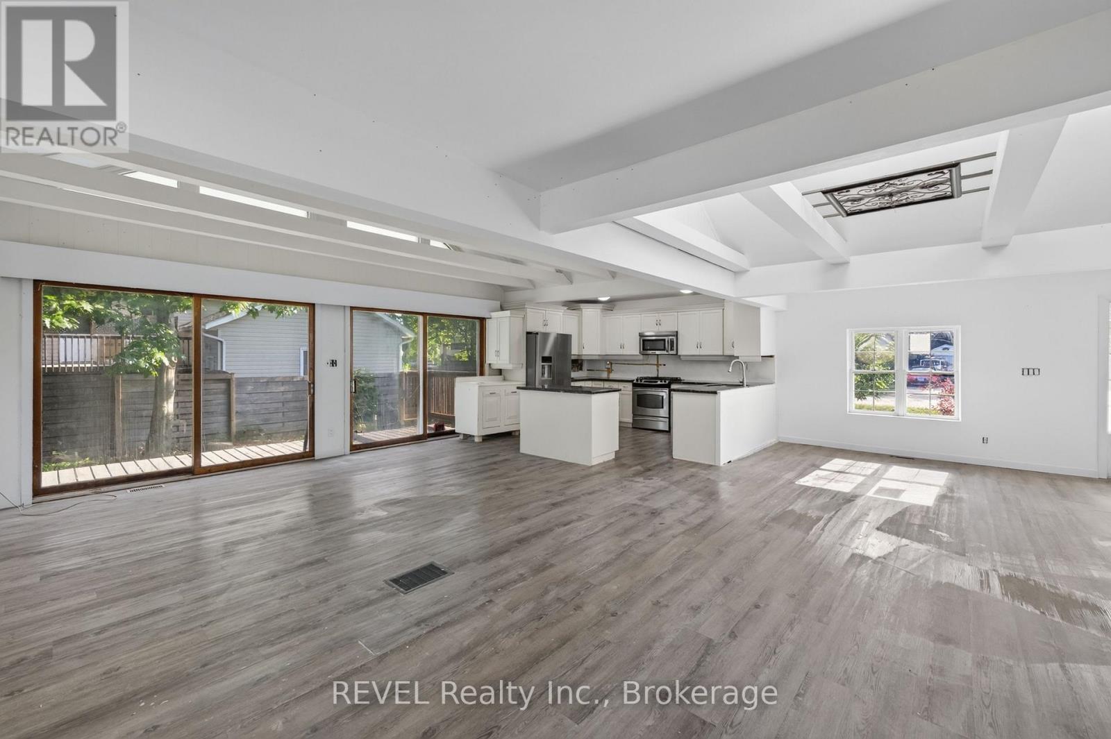 342 HELEN STREET - 16