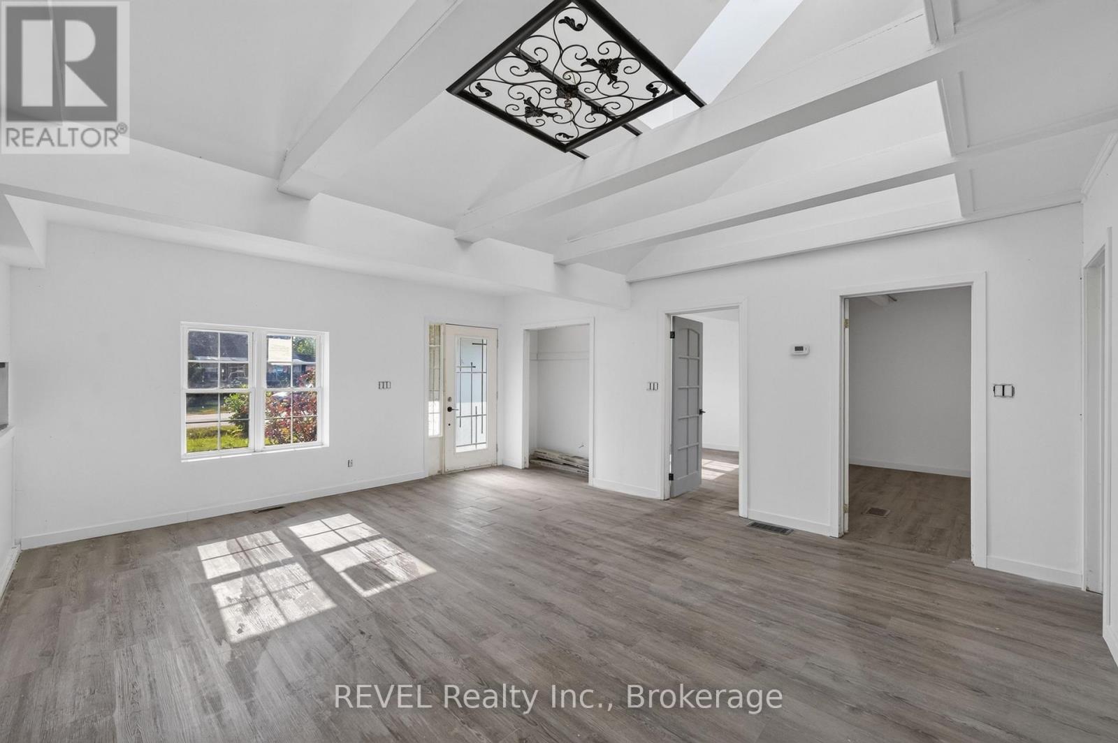 342 HELEN STREET - 19