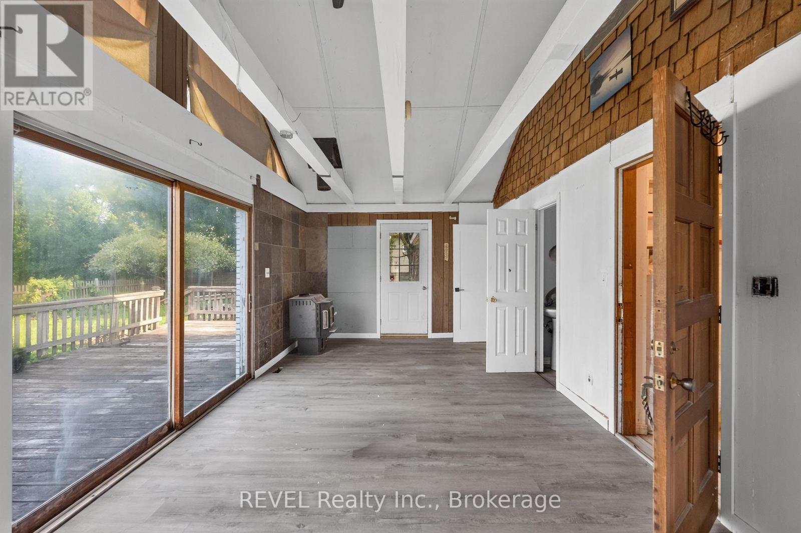 342 HELEN STREET - 25