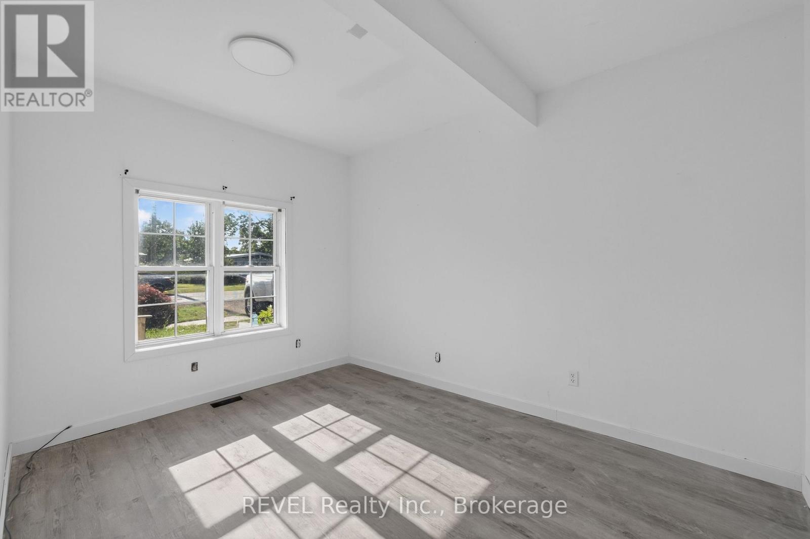 342 HELEN STREET - 29