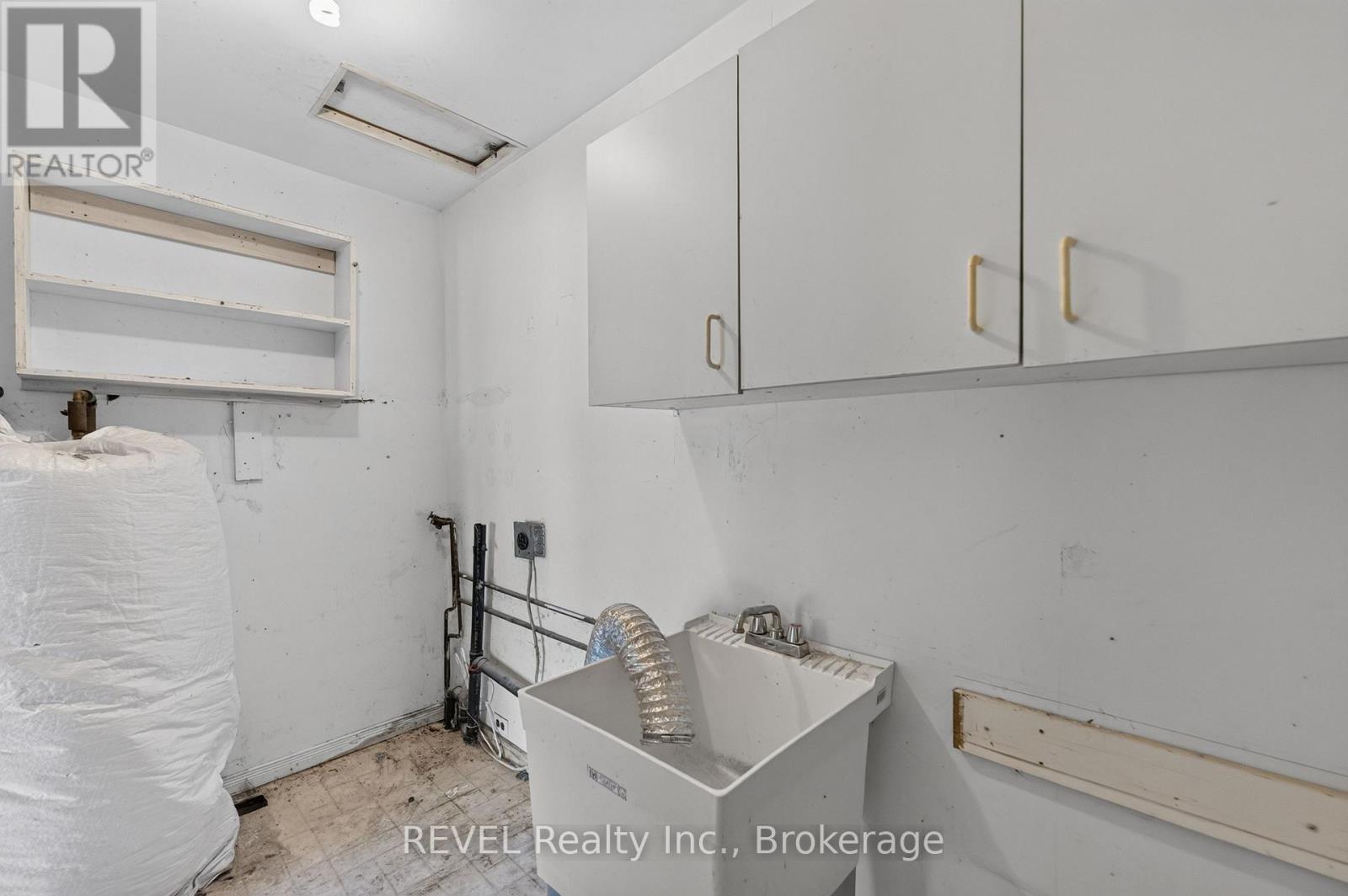 342 HELEN STREET - 32