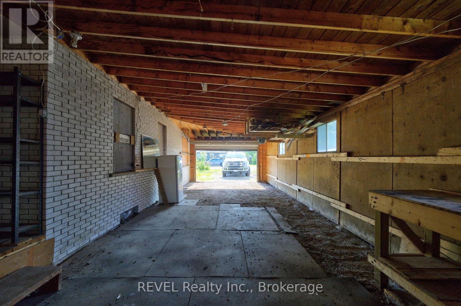 342 HELEN STREET - 34