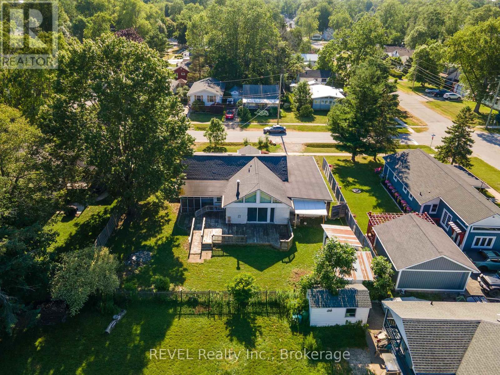 342 HELEN STREET - 5
