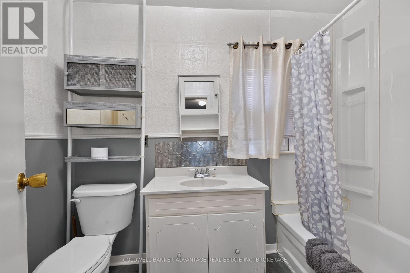 229 BROADWAY AVENUE - 11