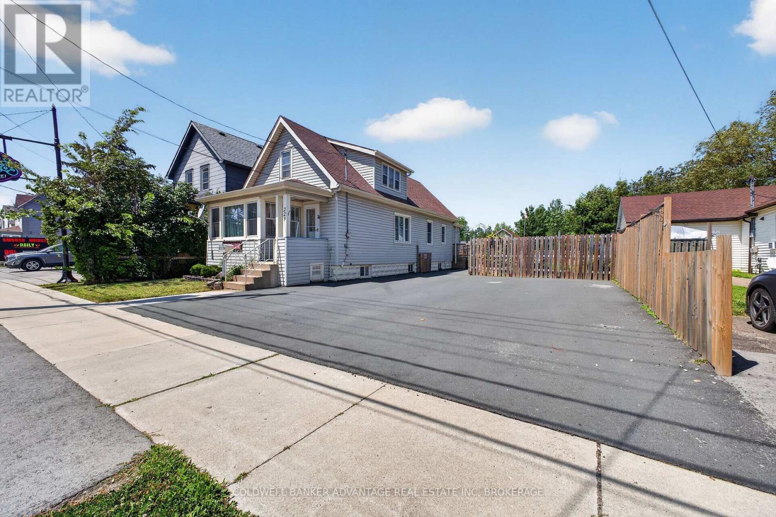 229 BROADWAY AVENUE - 3