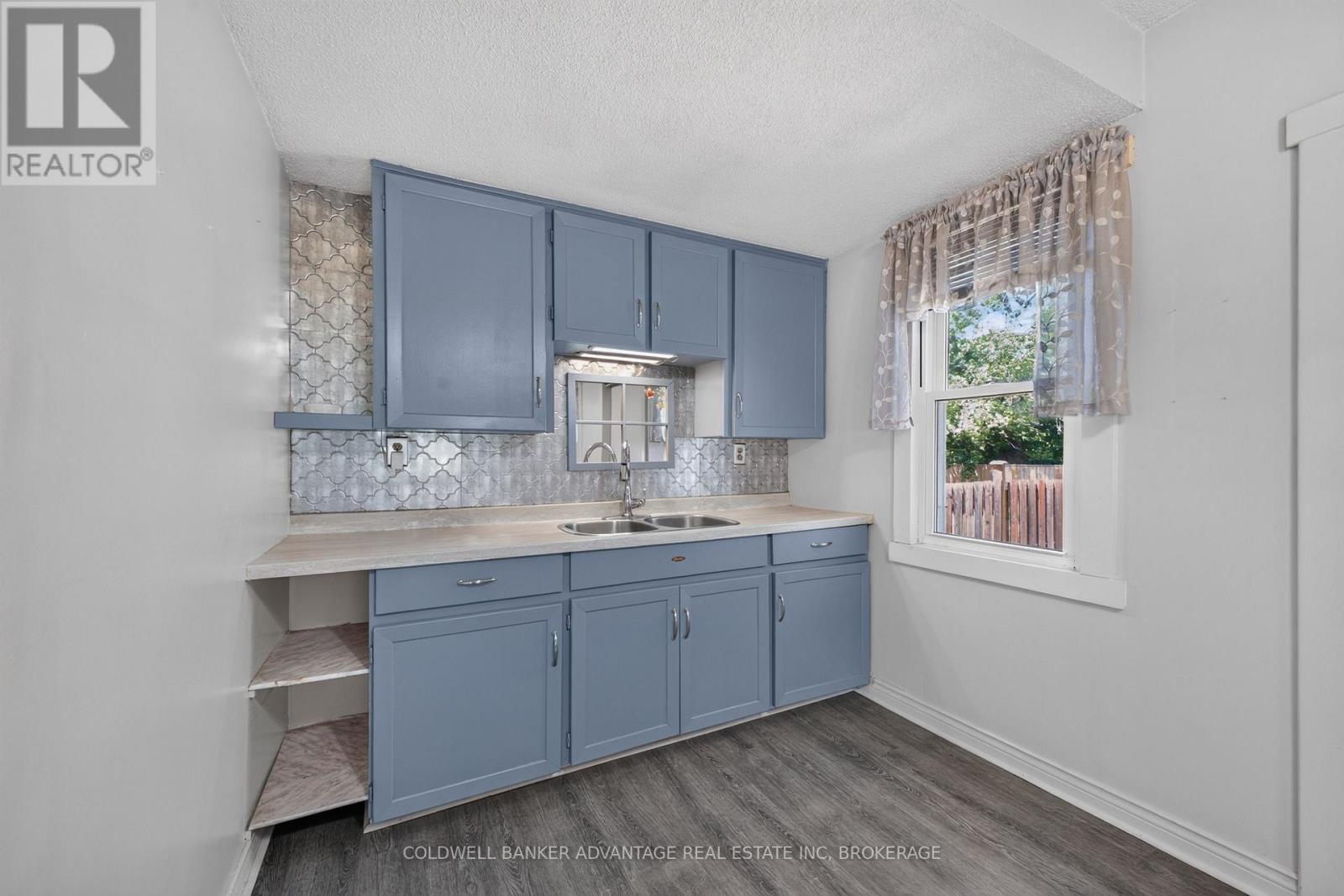 229 BROADWAY AVENUE - 9