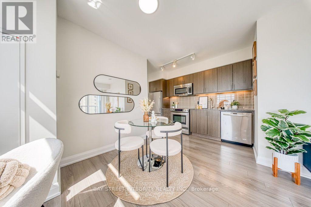 #909 18 GRAYDON HALL DRIVE - Image 14