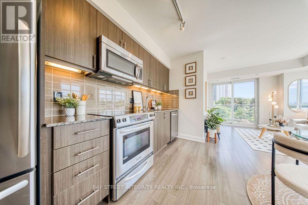 #909 18 GRAYDON HALL DRIVE - Image 8