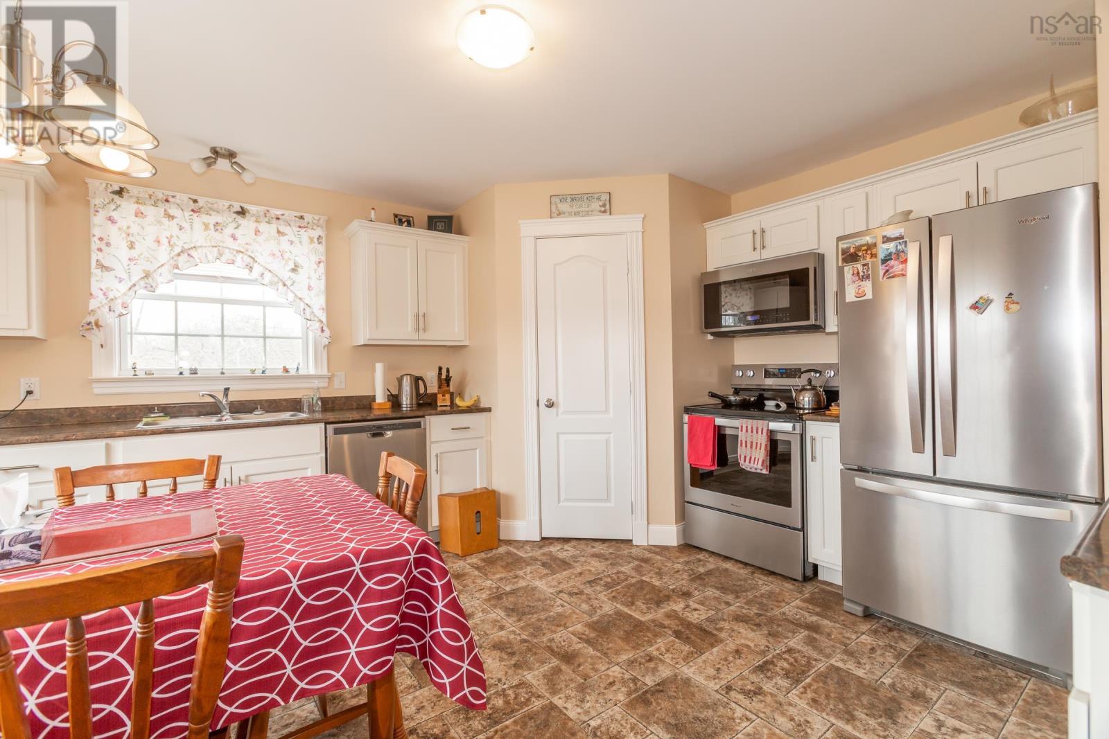 5050 Granville Road - 11