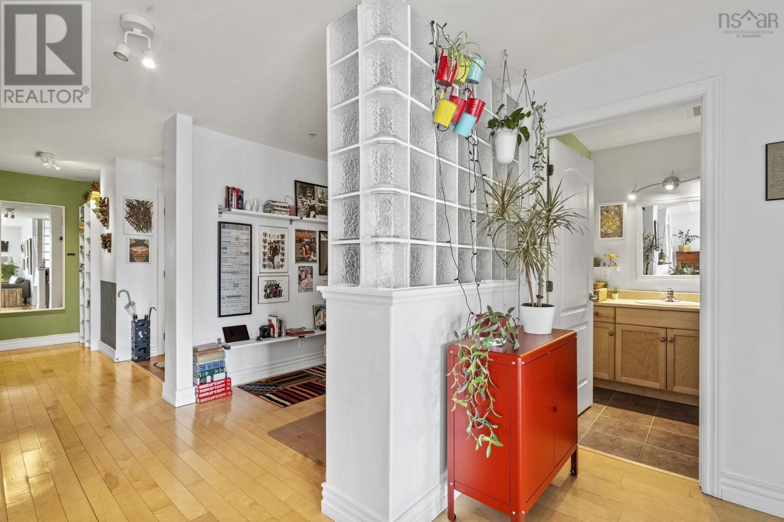 #201 5839 Cunard Street - 22