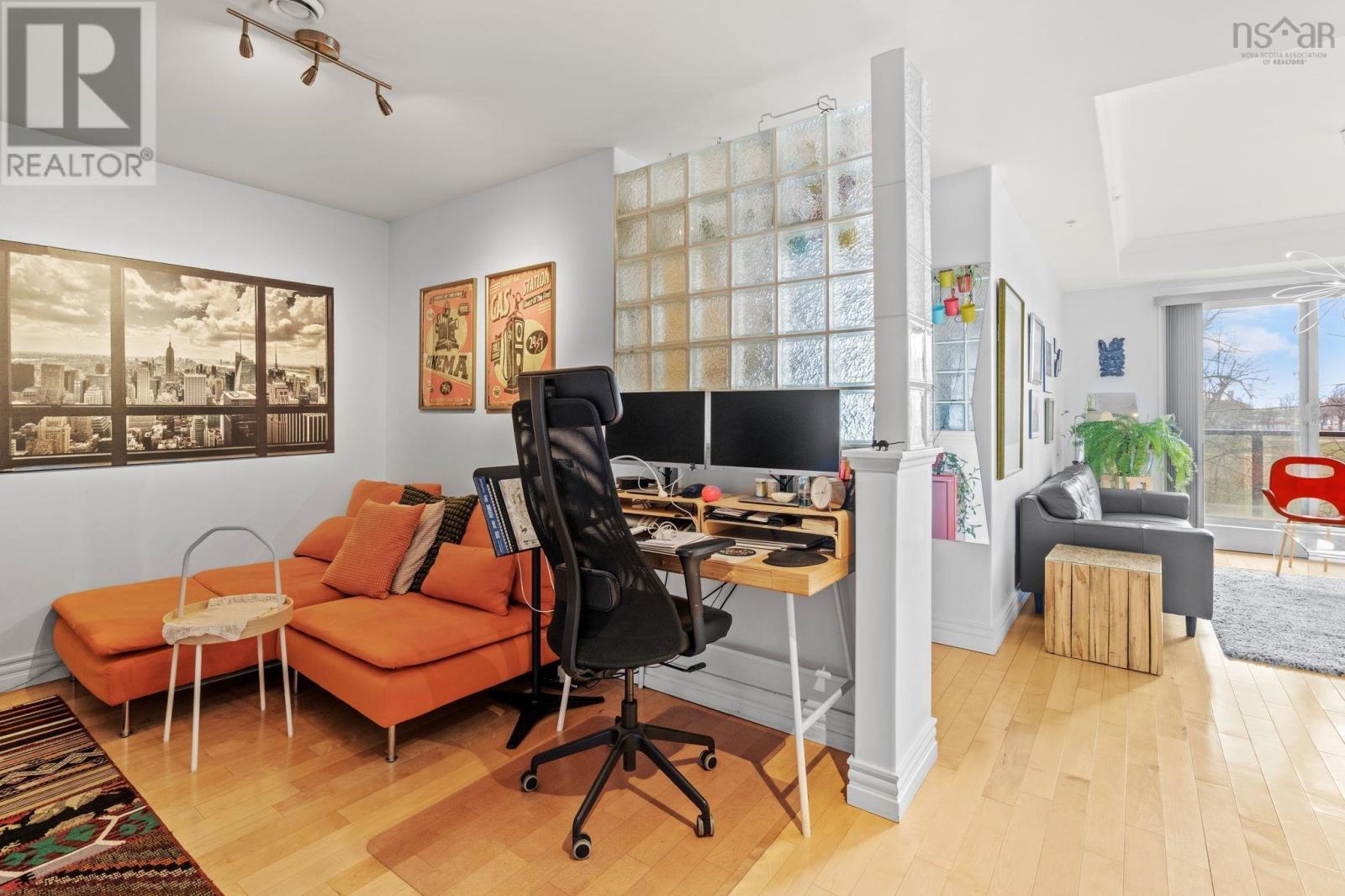 #201 5839 Cunard Street - 4