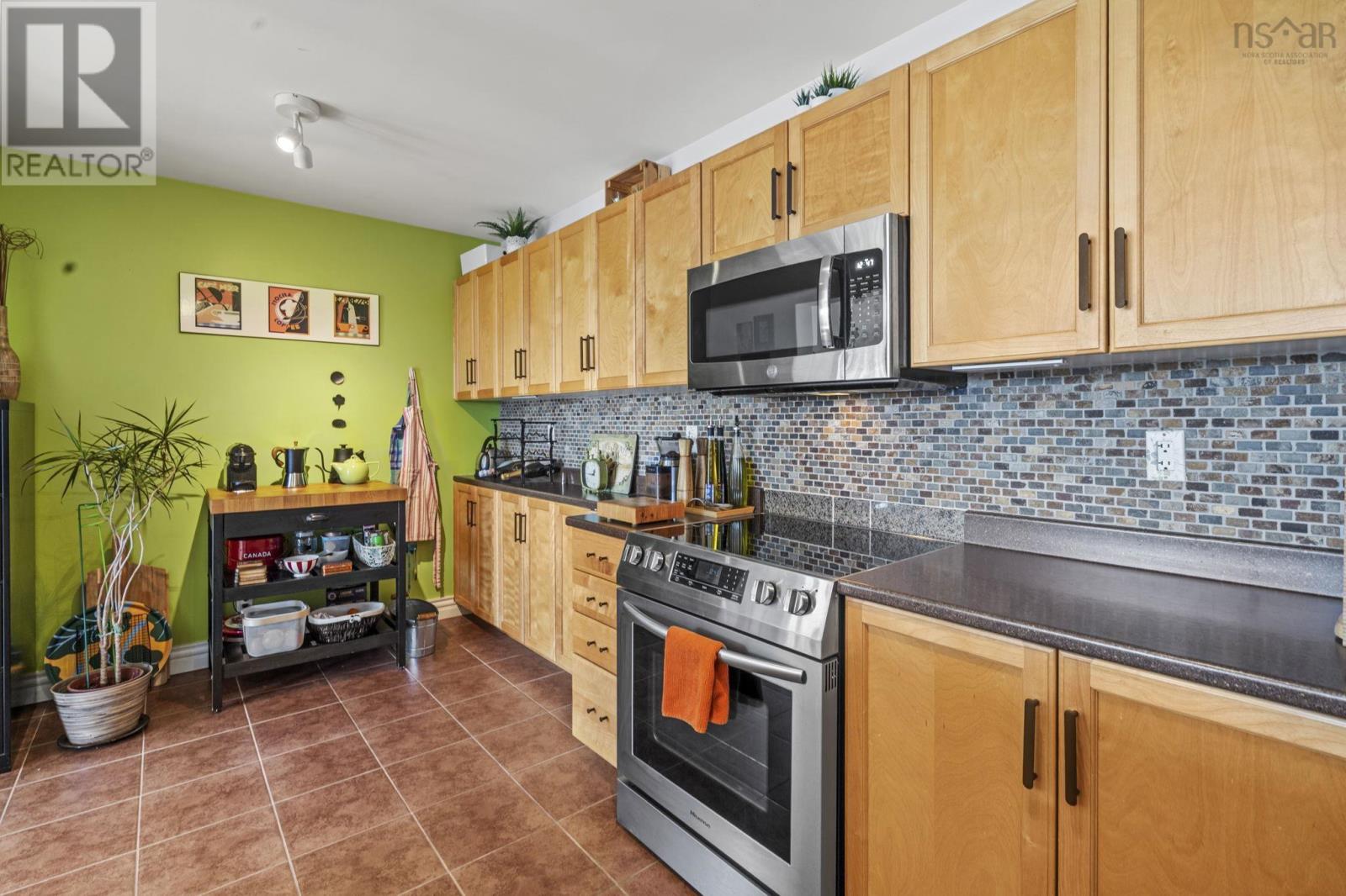 #201 5839 Cunard Street - 8