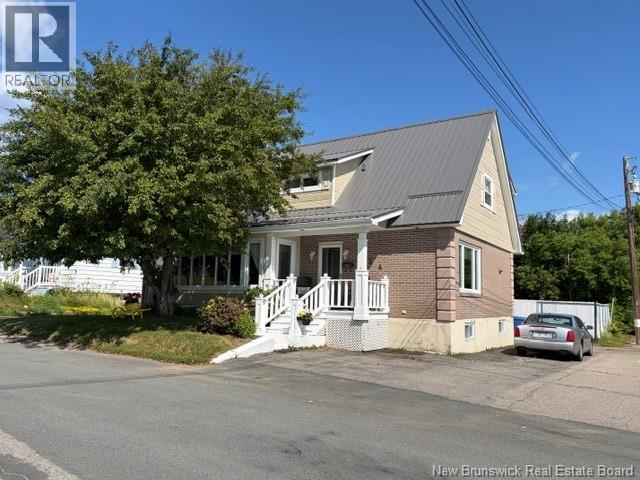 424 Golf Street - Image 2