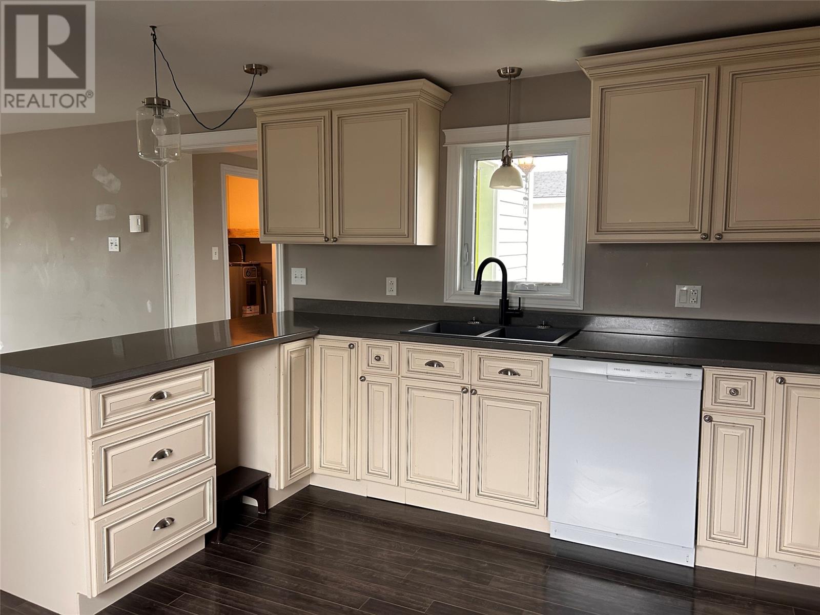 61 Roberts Road - Image 7