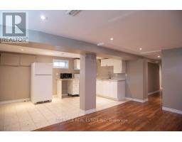 126 Longford Drive, Newmarket, ON L3Y2Y5 Photo 10
