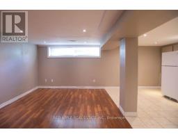 126 Longford Drive, Newmarket, ON L3Y2Y5 Photo 11