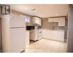 126 Longford Drive, Newmarket, ON L3Y2Y5 Photo 13