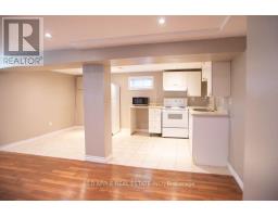 126 Longford Drive, Newmarket, ON L3Y2Y5 Photo 16
