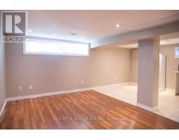 126 Longford Drive, Newmarket, ON L3Y2Y5 Photo 17