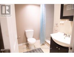 126 Longford Drive, Newmarket, ON L3Y2Y5 Photo 20