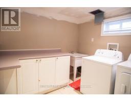 126 Longford Drive, Newmarket, ON L3Y2Y5 Photo 28