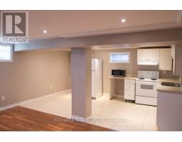 126 Longford Drive, Newmarket, ON L3Y2Y5 Photo 6