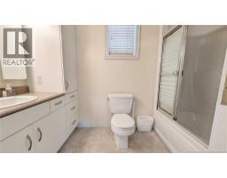 4pc Bathroom - 15 Rue Du Portage, Caraquet, NB E1W1B2 Photo 9