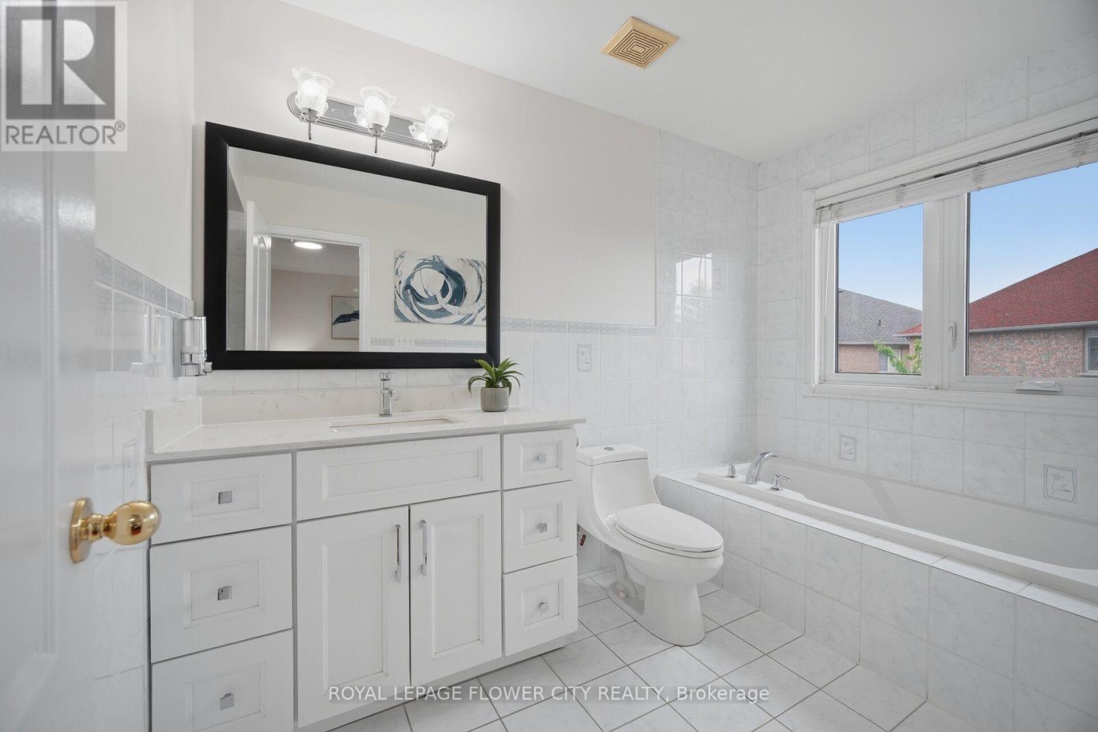 25 SKYLAR CIRCLE - Image 24