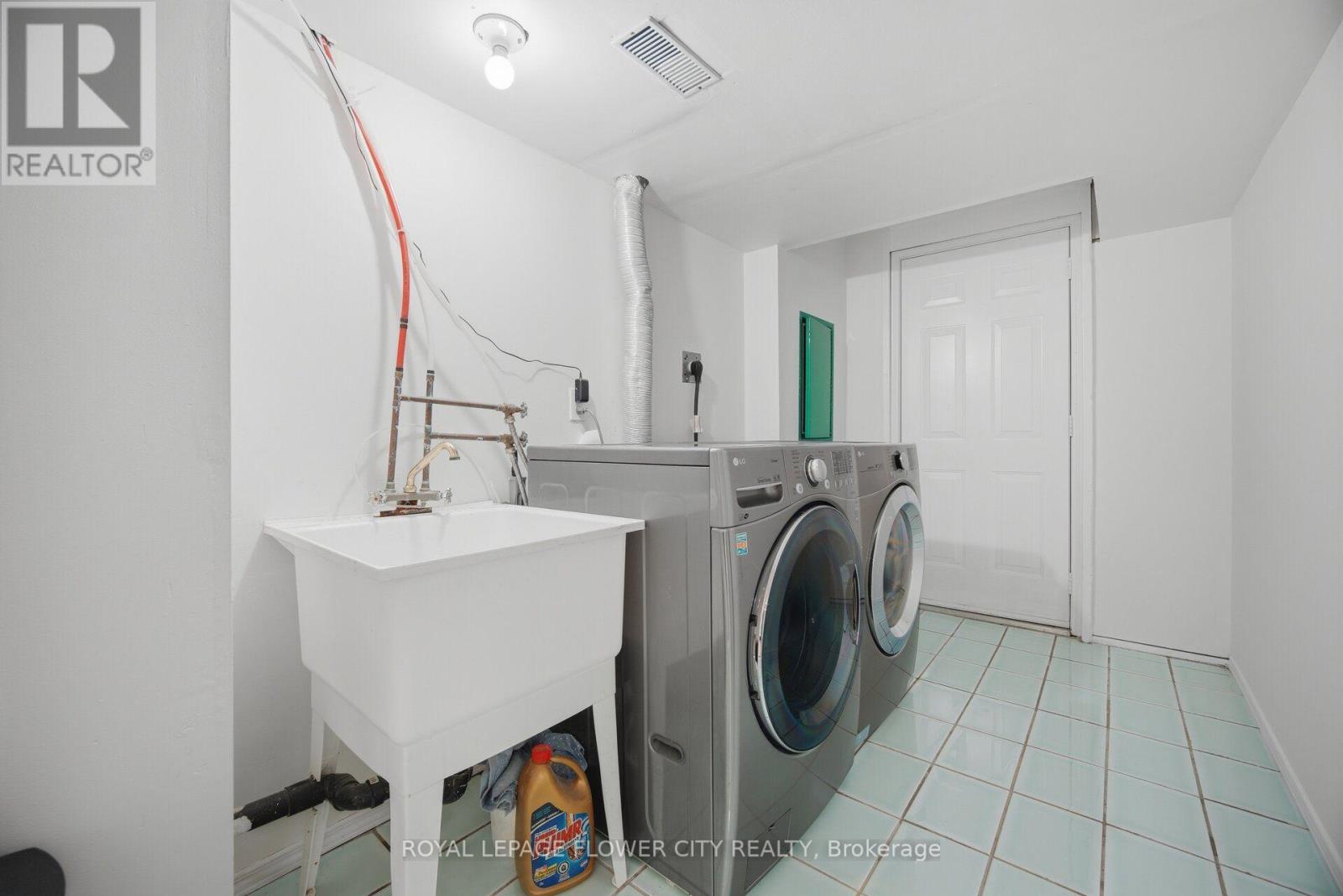 25 SKYLAR CIRCLE - Image 41