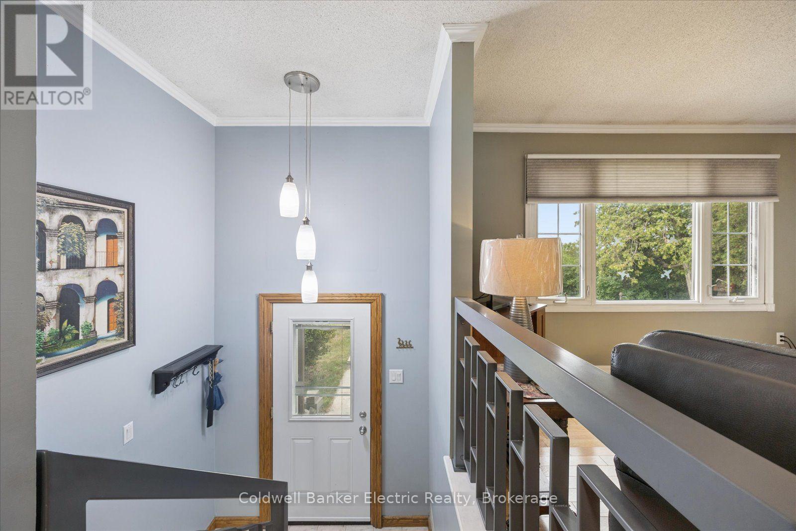1657 4TH LINE - Image 11