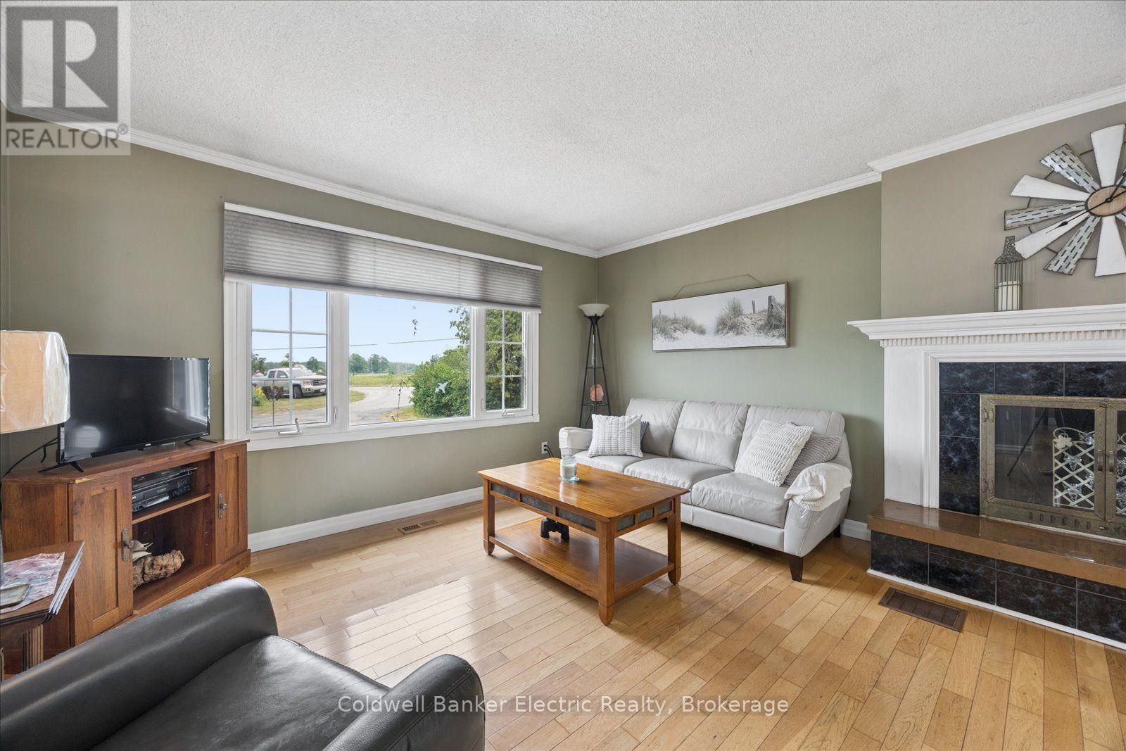 1657 4TH LINE - Image 12