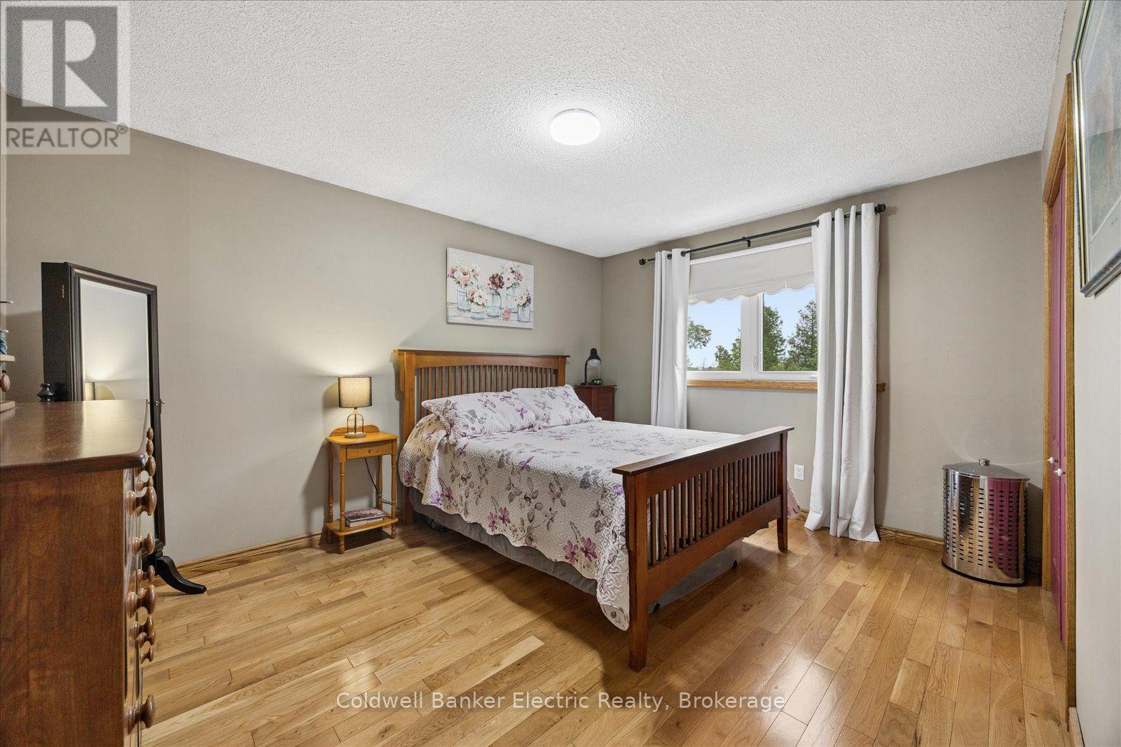 1657 4TH LINE - Image 25